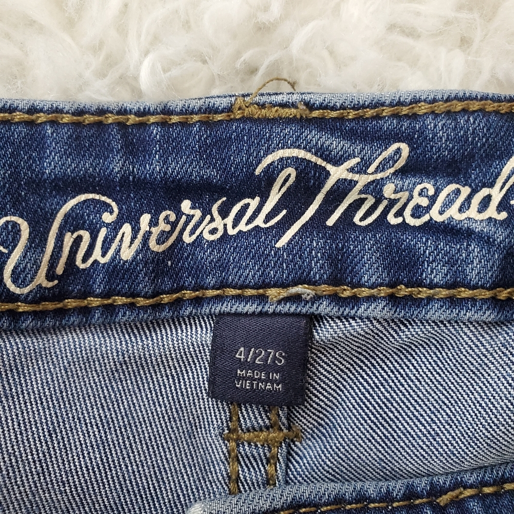 Distressed Universal Thread Mid Rise Jegging - Picture 9 of 12